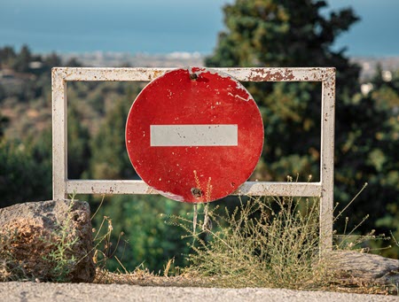 The Case for Allowing Personal Emails on Lead Gen Forms